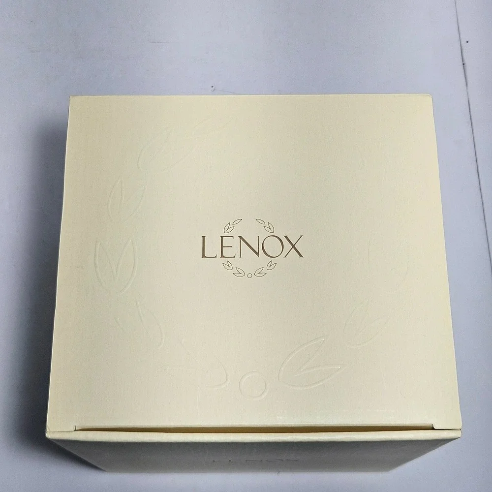 Lenox garden bird